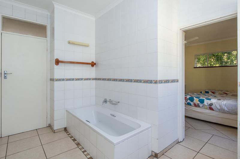 4 Bedroom Property for Sale in Bergvliet Western Cape